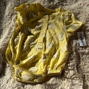 Old Navy Sunny Sunshine Yellow Baby Romper new with tags 0-3mo baby girls